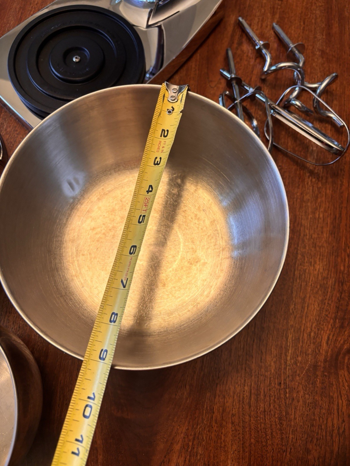 Vintage Chrome Sunbeam Deluxe Mixmaster  12 Speed w/all Bowls, Attachments