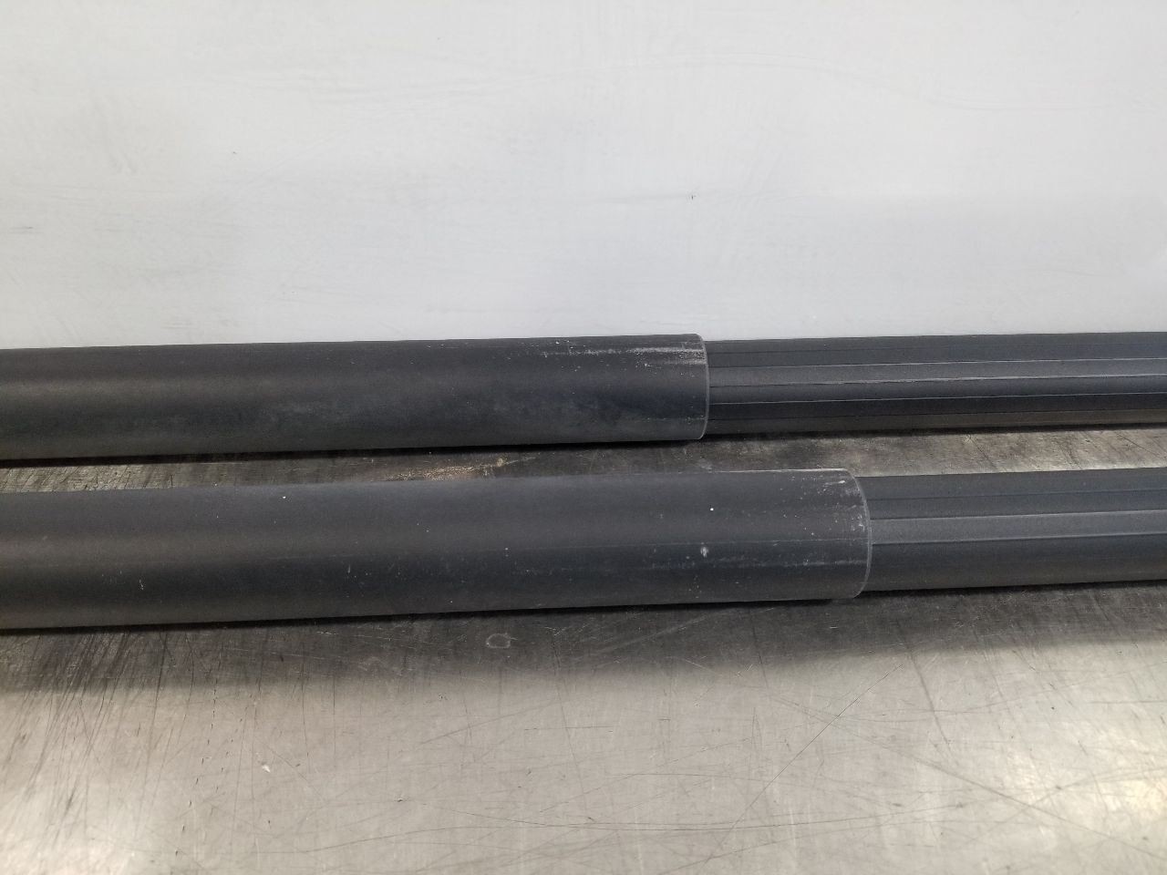 22 2022 MASERATI LEVANTE DECKLID HATCH POWER LIFT SHOCK SET