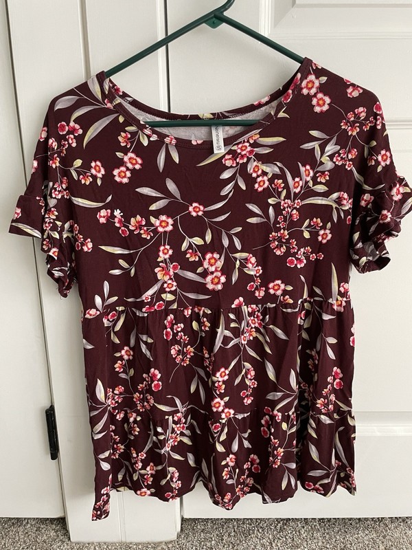 Small Women Floral Flowy Top