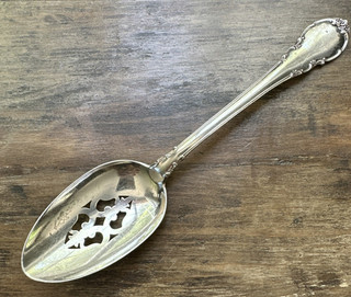 LUNT MODERN VICTORIAN STERLING SILVER PIERCED SERVING TABLESPOON 66g NOT SCRAP