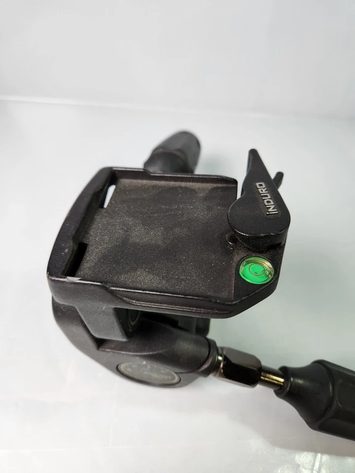 Cabezal panorámico de 3 vías Induro PHT1 - carga máxima 17,6 lb (8 kg) Foto 4 de 4