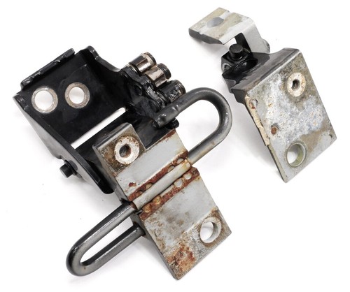 RH Front Door Hinges 96-02 Audi A4 S4 B5 LZ9W Black Genuine 8D0 831 412 F - Picture 2 of 3