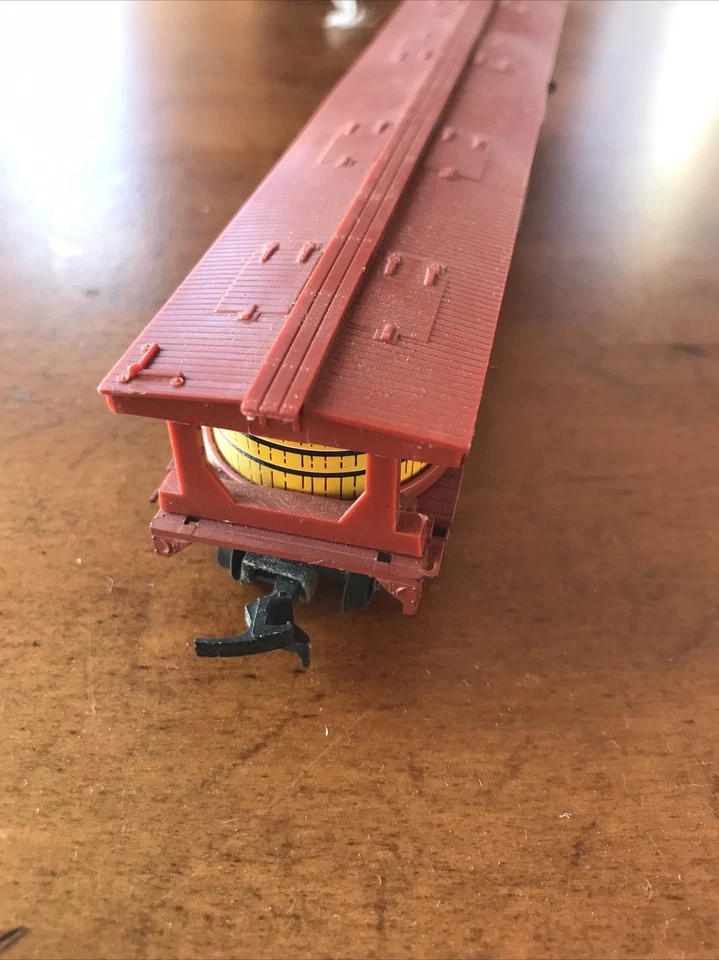 HO scale vintage Revell Heinz 57 Pickle barrel tanks 52' flat car 4130 - Image 4 of 4