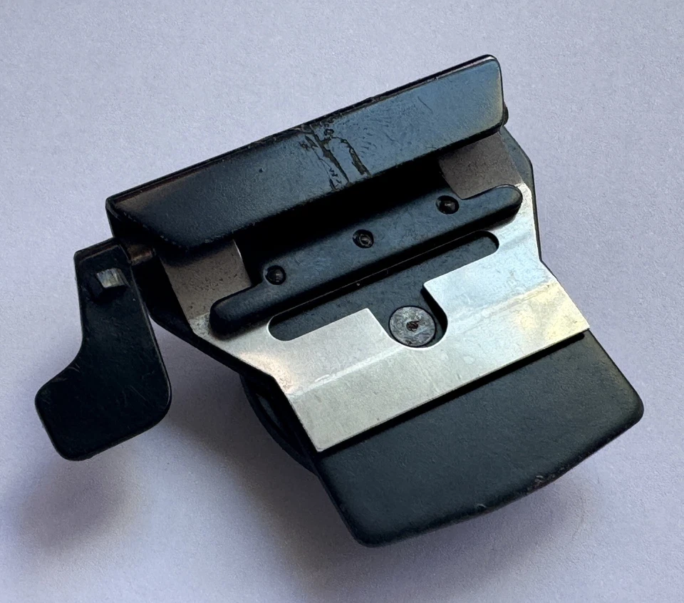 Hasselblad 40258 Adjustable Clip On Flash Shoe for C Lens B50 Metal Hood - Image 2 of 2