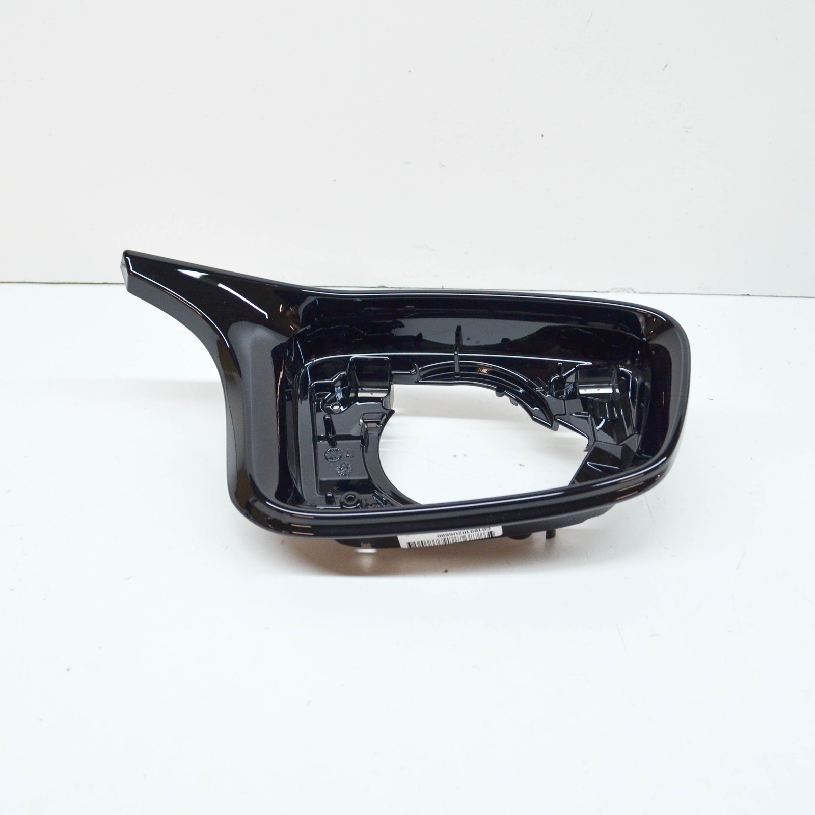 NEW BMW 5 F90 M5 FRONT RIGHT WING MIRROR SUPPORTING BRACKET  