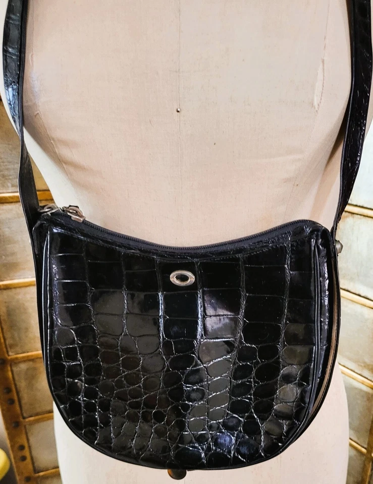 Vintage 1980s Genuine Crocodile Handbag in black color by OLOP, Milano, Italy. - Image 3 of 4
