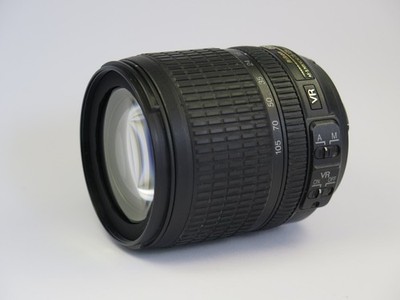Nikon 18-105mm f/3.5-5.6 AF-S G DX ED VR (F Bajonett) Objektiv      