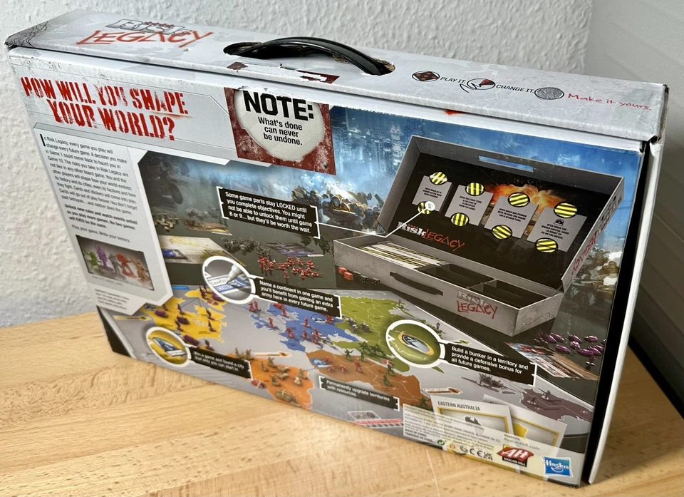 Hasbro Avalon Hill Risk Legacy Boardgame - Brettspiel - Englisch - Bild 2 von 4