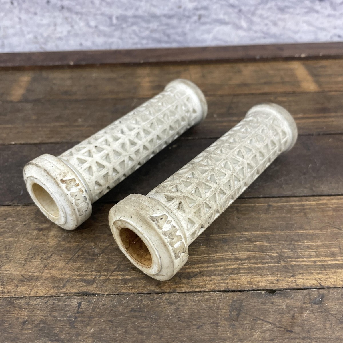 Vintage GT AME Handlebar Grips White OG 1980s Old BMX Mountain
