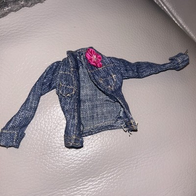My Scene Puppenkleidung: Getting Ready Barbie. Blaue Jeansjacke rosa Blumen 