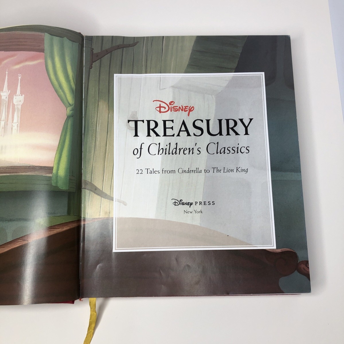 Disney 22 Tales Treasury of Children's Classics Hardcover 2009
