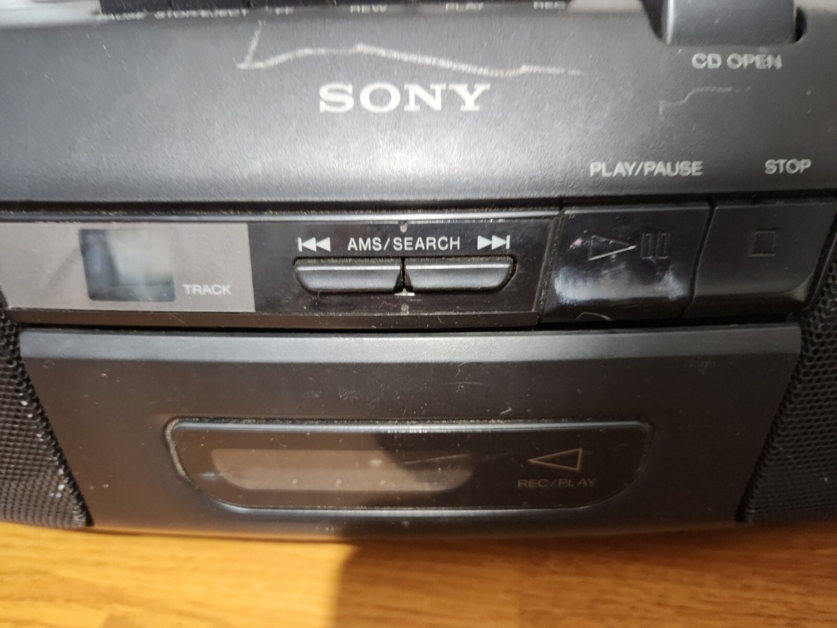 Sony CFD-8 FM/AM CD Radio Cassette Recorder Radio Works See