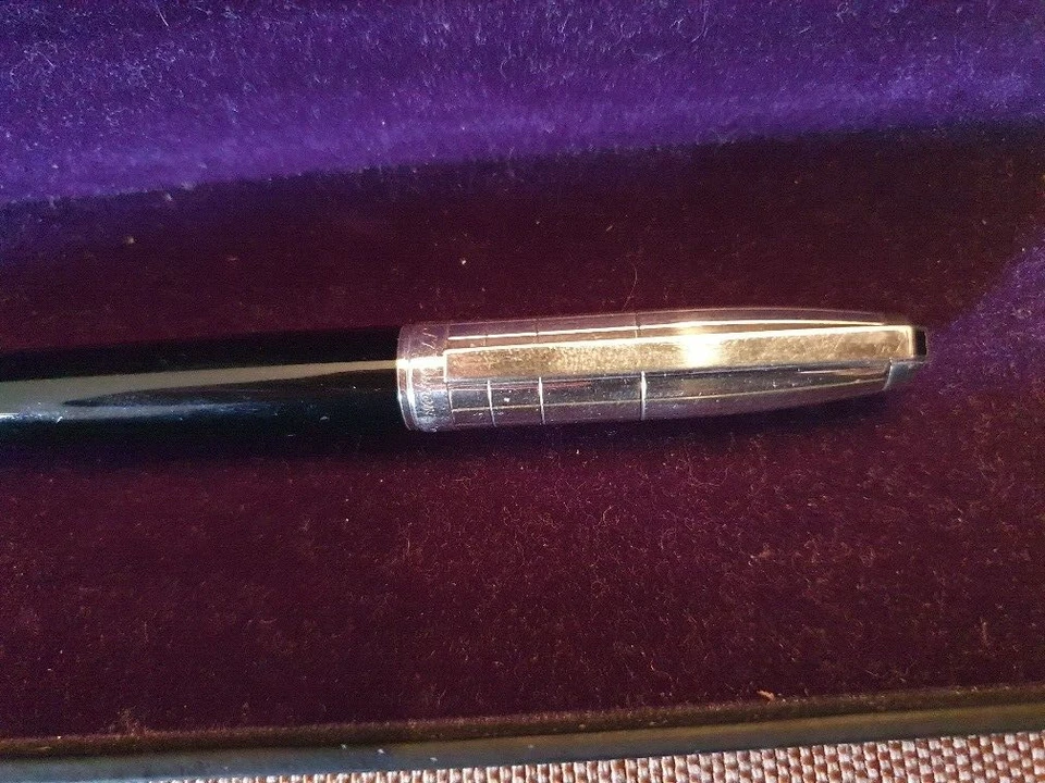 Bolígrafo ST Dupont Olympio, laca negra, paladio. Otros Foto 2 de 4