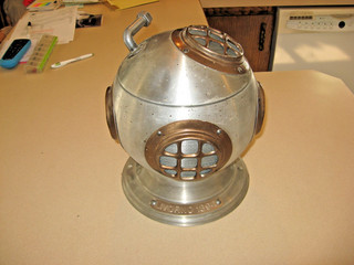 DIVING HELMET ICE BUCKET LIVORNO 1894 PEWTERTONE OLDE TANKARDWARE ITALY 1970