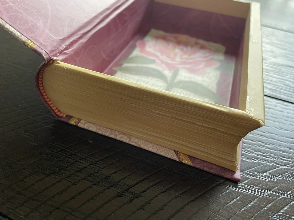 Punch Studio Book Hideaway Keepsake caixa de bugigangas com tampa magnética ~ 6,5 x 4,5 x 1,5 - Imagem 4 de 4