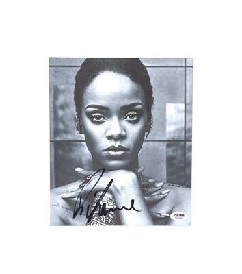 激レア　Rihanna サイン入りアートフレーム　リアーナ　希少　記念品 Rihanna Rare Hand Signed Autographed 8x10 Photo PSA DNA Certified