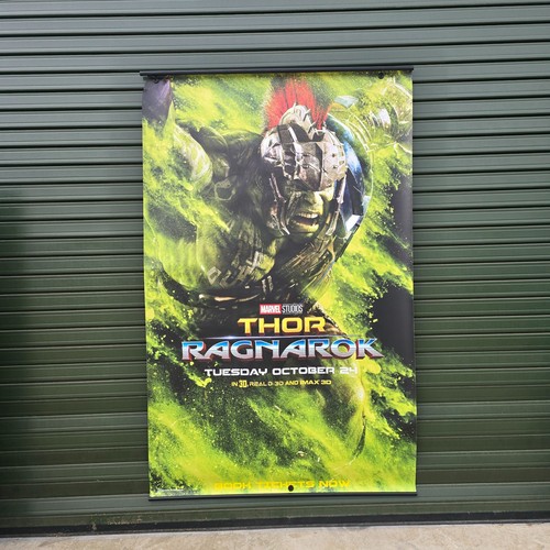 Massive Thor Ragnarok Hulk 8ft x 5ft Theatre Cinema Vinyl Movie Premiere Poster - Picture 2 of 16