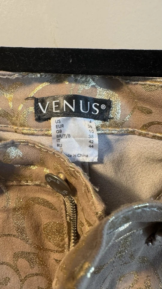 女士的金属金色锦缎紧身裤闪亮箔花卉图案正装牛仔裤 — 第 2/4 张图片