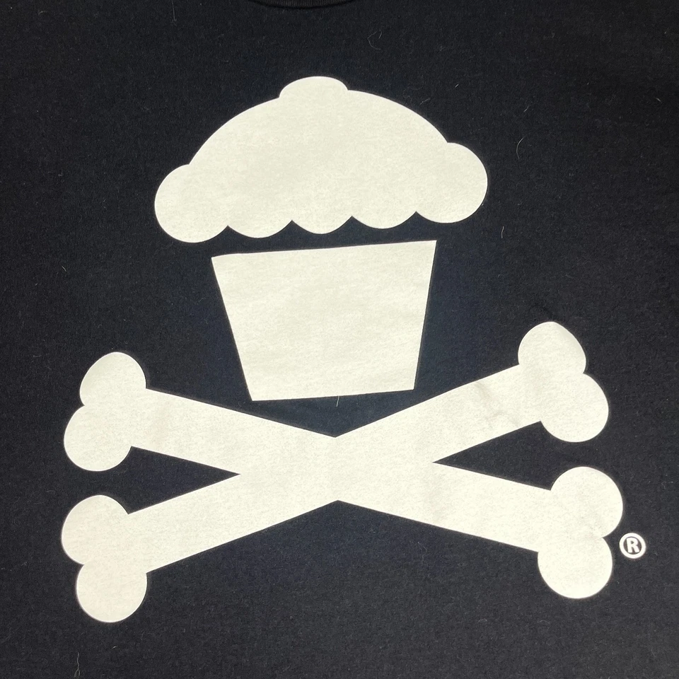 Camiseta Johnny Cupcakes 2XL Negra Blanca Gráfica Logo Estampado Informal Para Hombre Foto 3 de 4