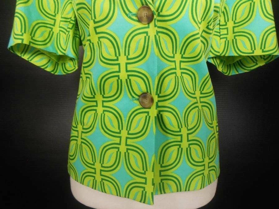 Beautiful Women's 10 Coldwater Creek Green Geometric Lined Button Blazer Jacket - Image 3 of 4