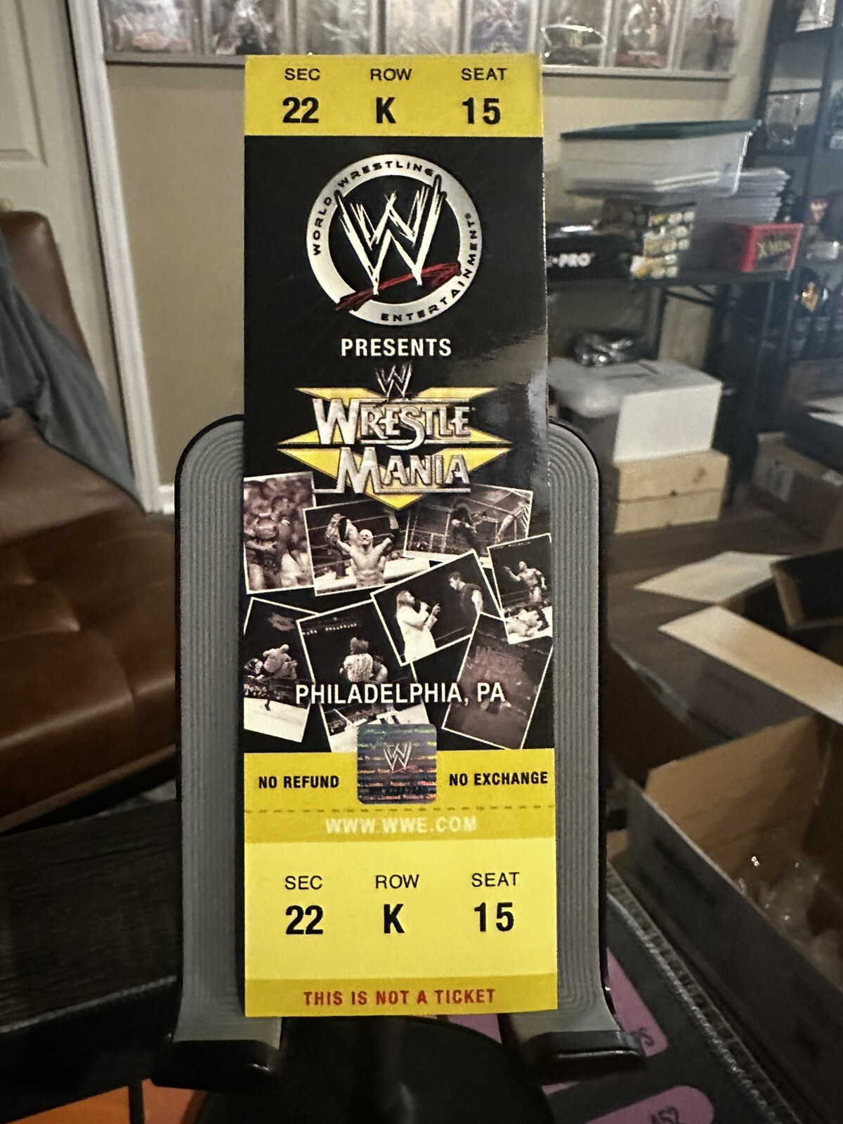 2004 WWE RAW Official Souvenir Program Wrestlemania