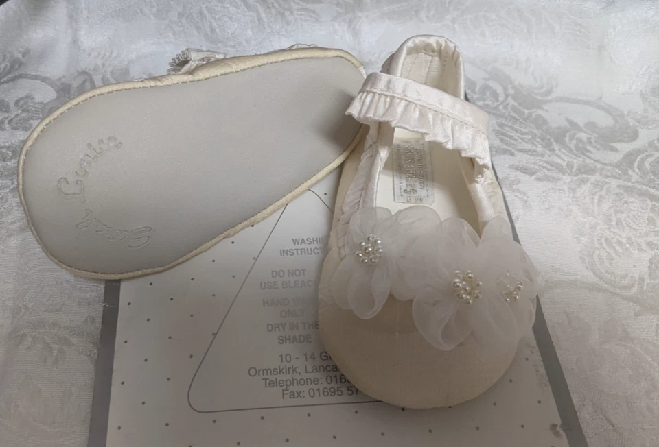 NUEVO EN CAJA Zapatos de Bautizo Maryjane Crema Floral Bebé Niñas Sarah Louise 6-12 meses Foto 4 de 4
