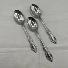 Oneida Raphael Set of 3 Soup Spoons Distinction Deluxe Stainless Flatware 6.75”