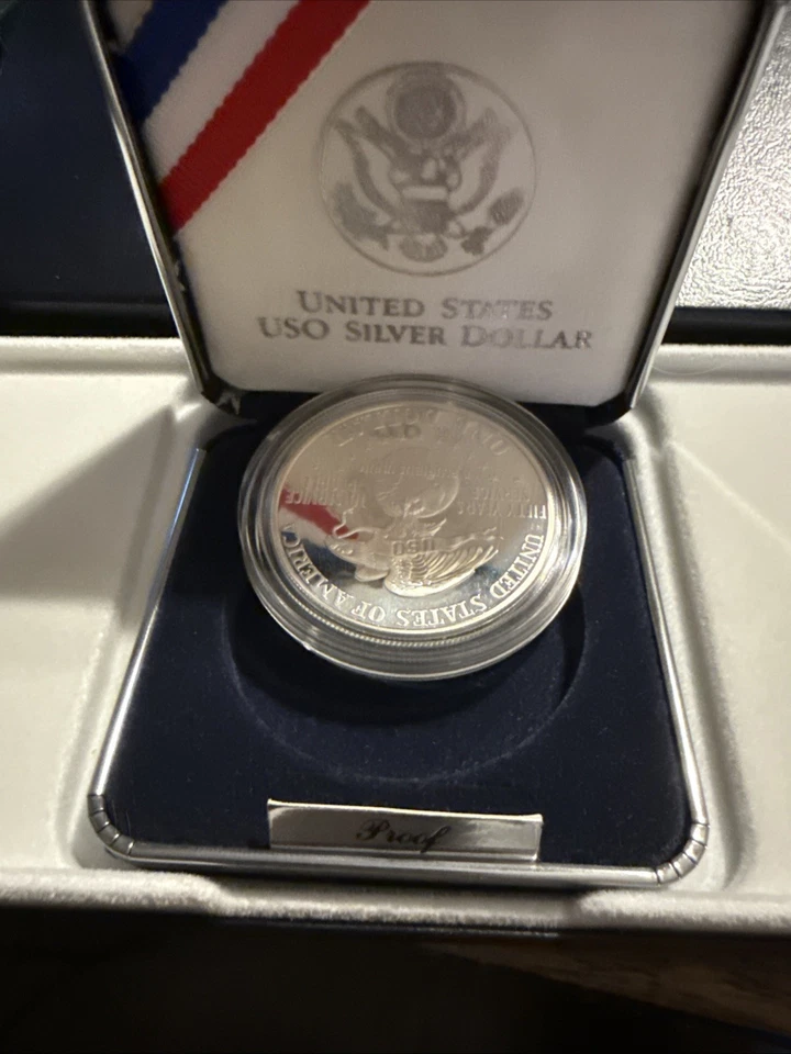 United States USO Silver Dollar Commemorative Coin Set - Image 4 of 4