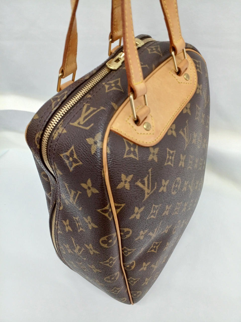 Authentic Louis Vuitton Monogram Excursion Shoes … - image 3