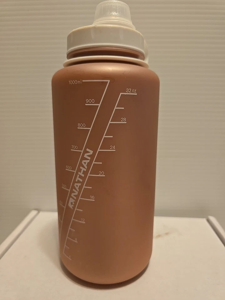 Botella de agua Nathan 1000 ml/32 oz Foto 2 de 2