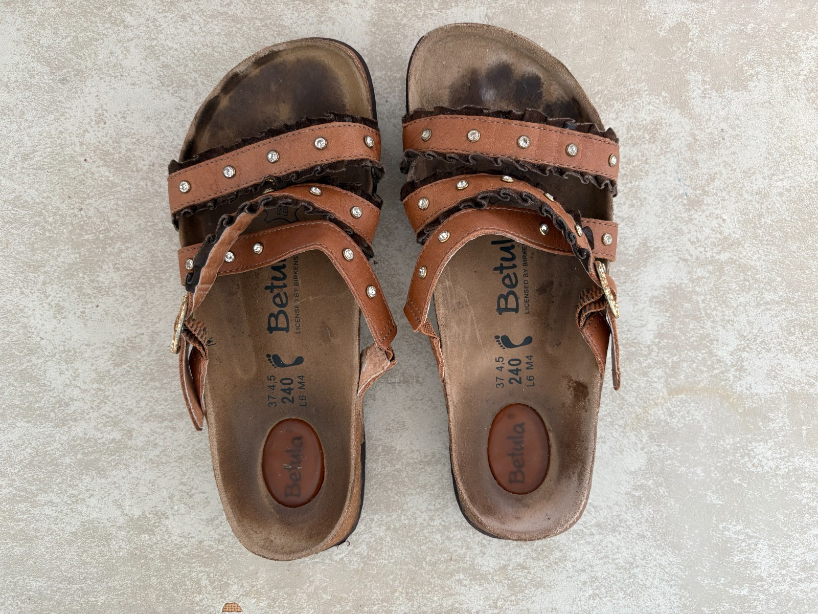 APL Betula Birkenstock sandali marroni con borchie e strass con volant taglia 6 5 US