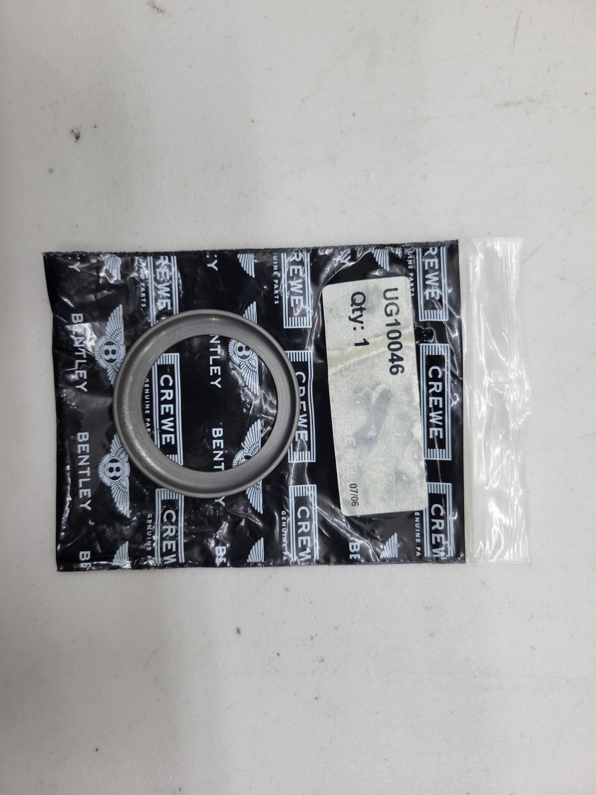 Rolls Royce / Bentley HOUSING (For rear hub felt seal) UG10046