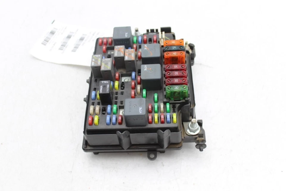 Engine Fuse Box 6.6L Diesel Fits 01-02 SIERRA 2500 PICKUP 71917 - Image 2 of 4