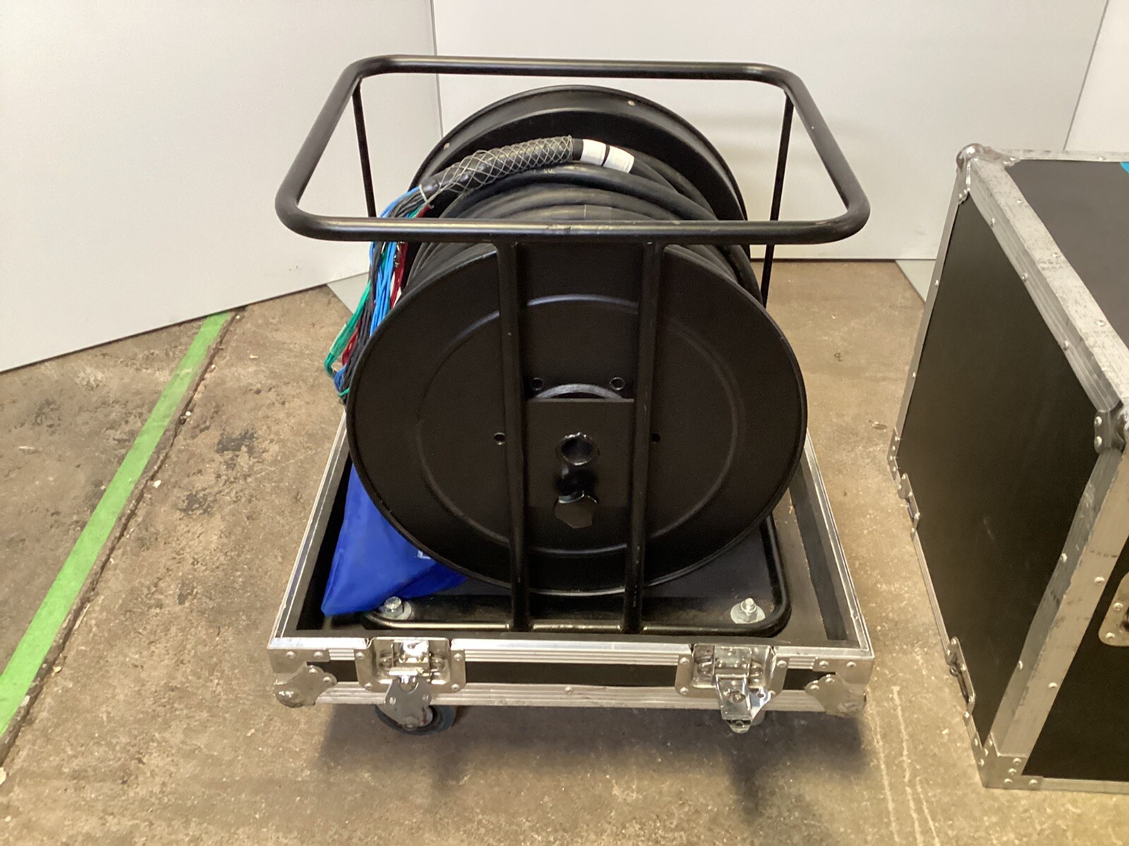 200’ Xlr Snake Cable 24x8 w/ Road Case & Spool eBay