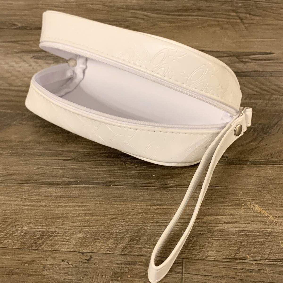 Oakley Flaunts white. New,  never worn with zippered case. Oakley White Womens Zippered Embossed Logo Lightweight Soft  main image 3