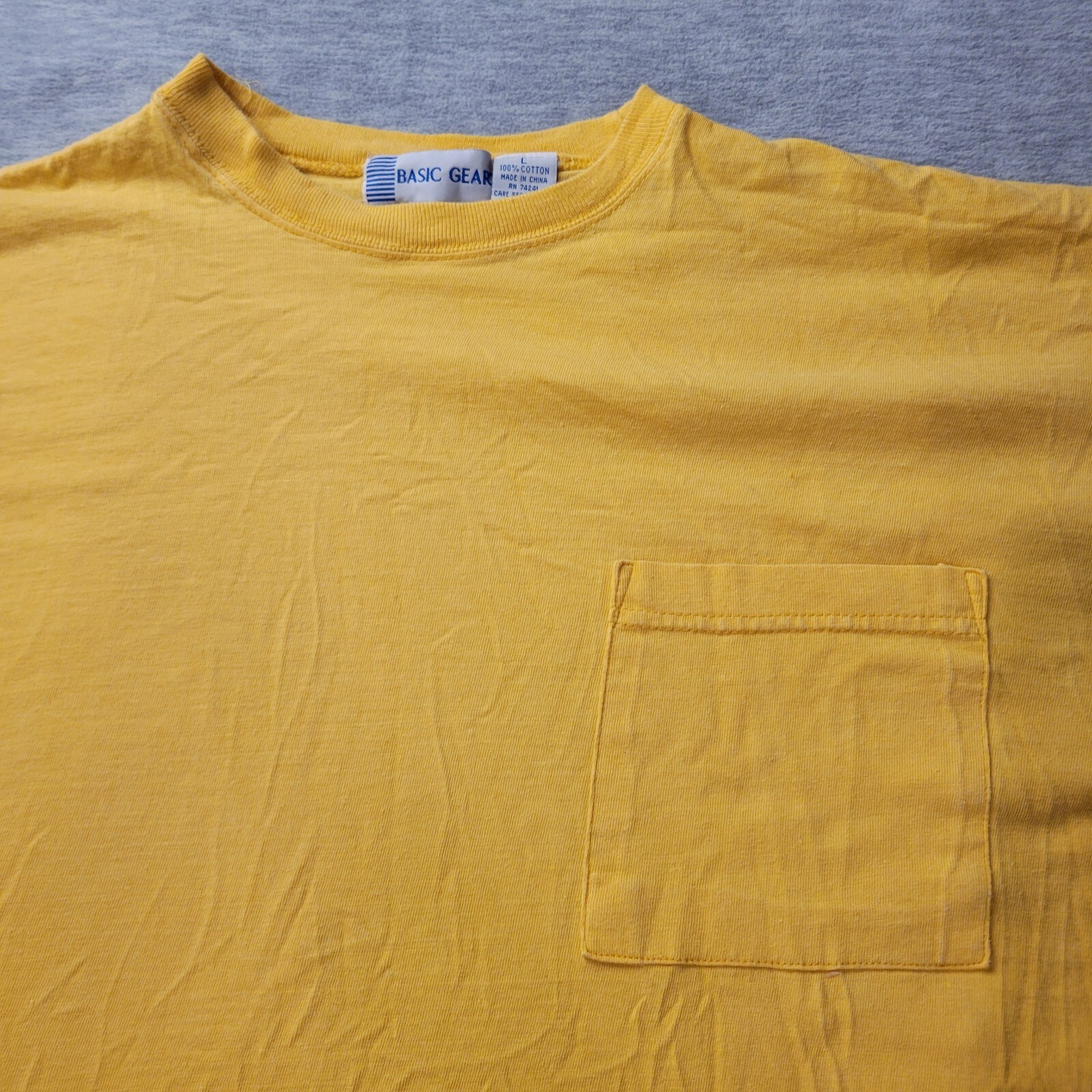 Vintage Basic Gear Solid Yellow Pocket Mens T-Shi… - image 2
