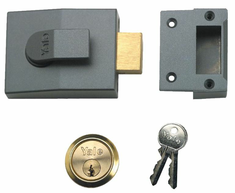 Yale 82 Nightlatch Rollerbolt - Grey - Deadbolt Operation - Image 3