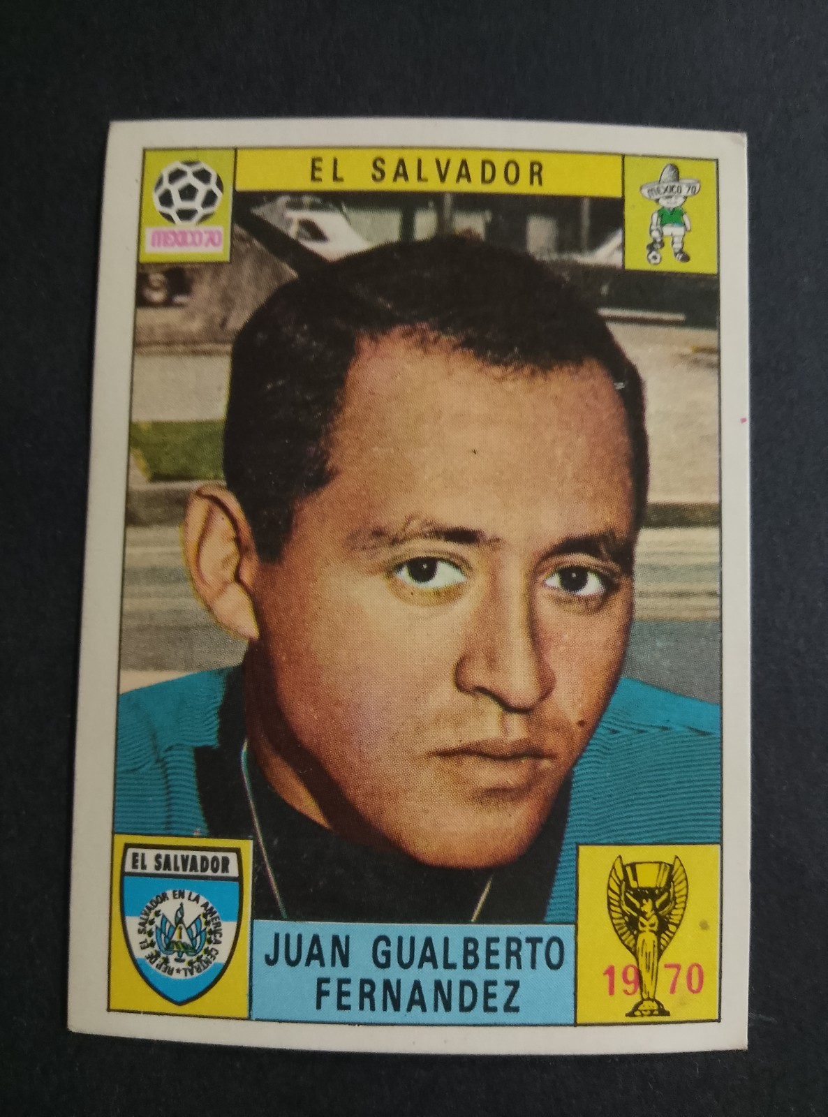 FIGURINA MEXICO 70 WORLD CUP PANINI EL SALVADOR FERNANDEZ RED BACK AS IN PIC