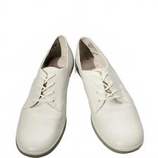 EASY SPIRIT Women&rsquo;s White Leather Lace Up Oxford Walking Shoe