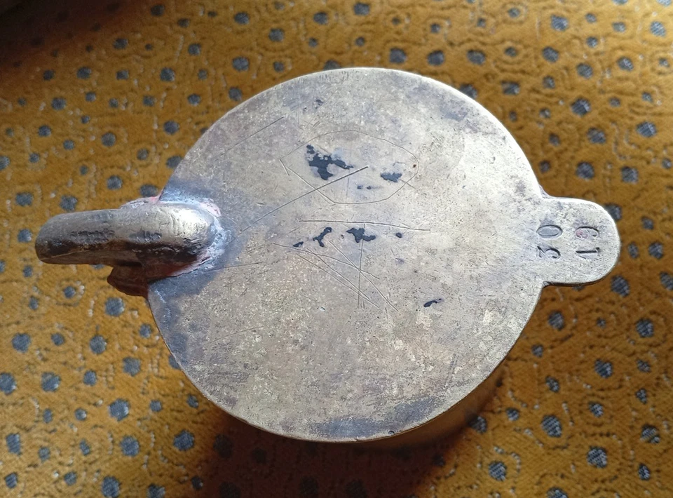 ancienne Mesure ?? Laiton Pot à Couvercle Atelier Militaria WW1 ?? à identifier - Photo 2/4