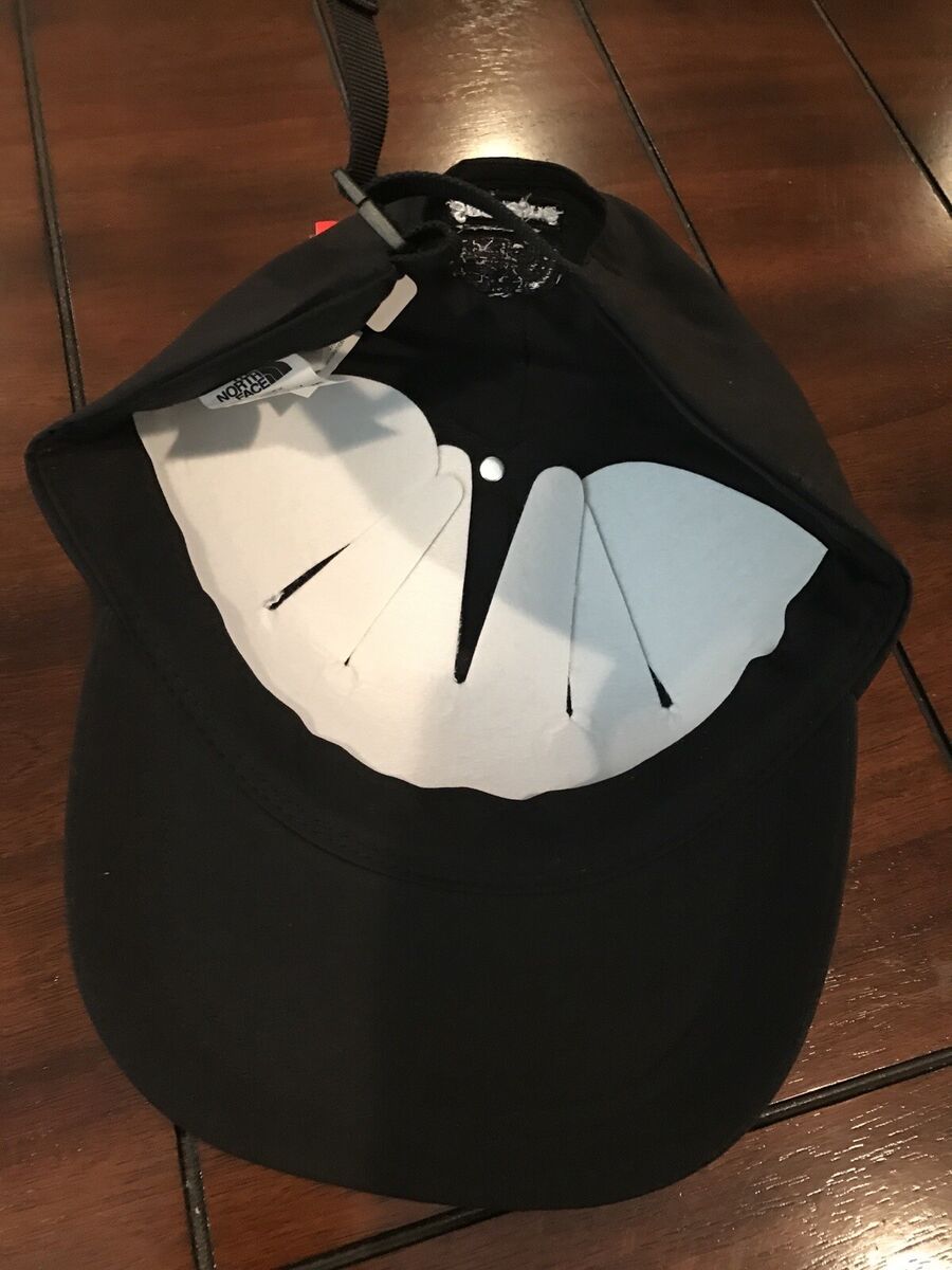 Supreme X The North Face Mountain Black 6 Panel Cap Hat FW17 Supreme X The North Face Mountain Black 6 Panel Cap Hat FW17