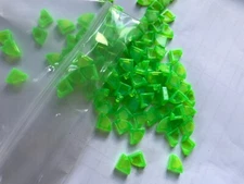 LEGO- NEW-25269-TRANS GEEN W/OPALESCENCE-TILE ROUND 1 X 1 QUARTER -25 PIECES