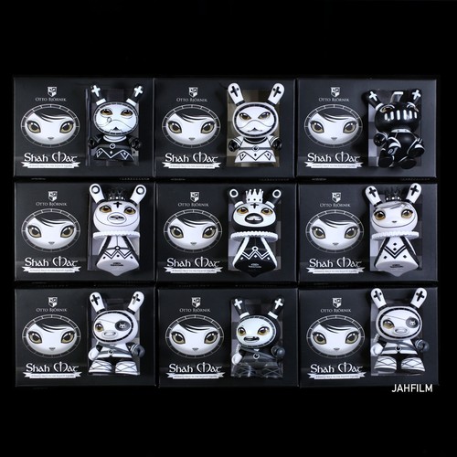 Kidrobot Dunny Otto Bjornik Shah Mat Lot of 9 Figure Lot Chess Vinyl Art Toy