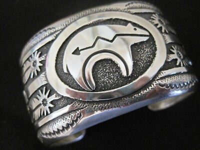 Older Vintage Wide Navajo THOMAS SINGER Sterling Silver Bear/Arrow Cuff Bracelet
