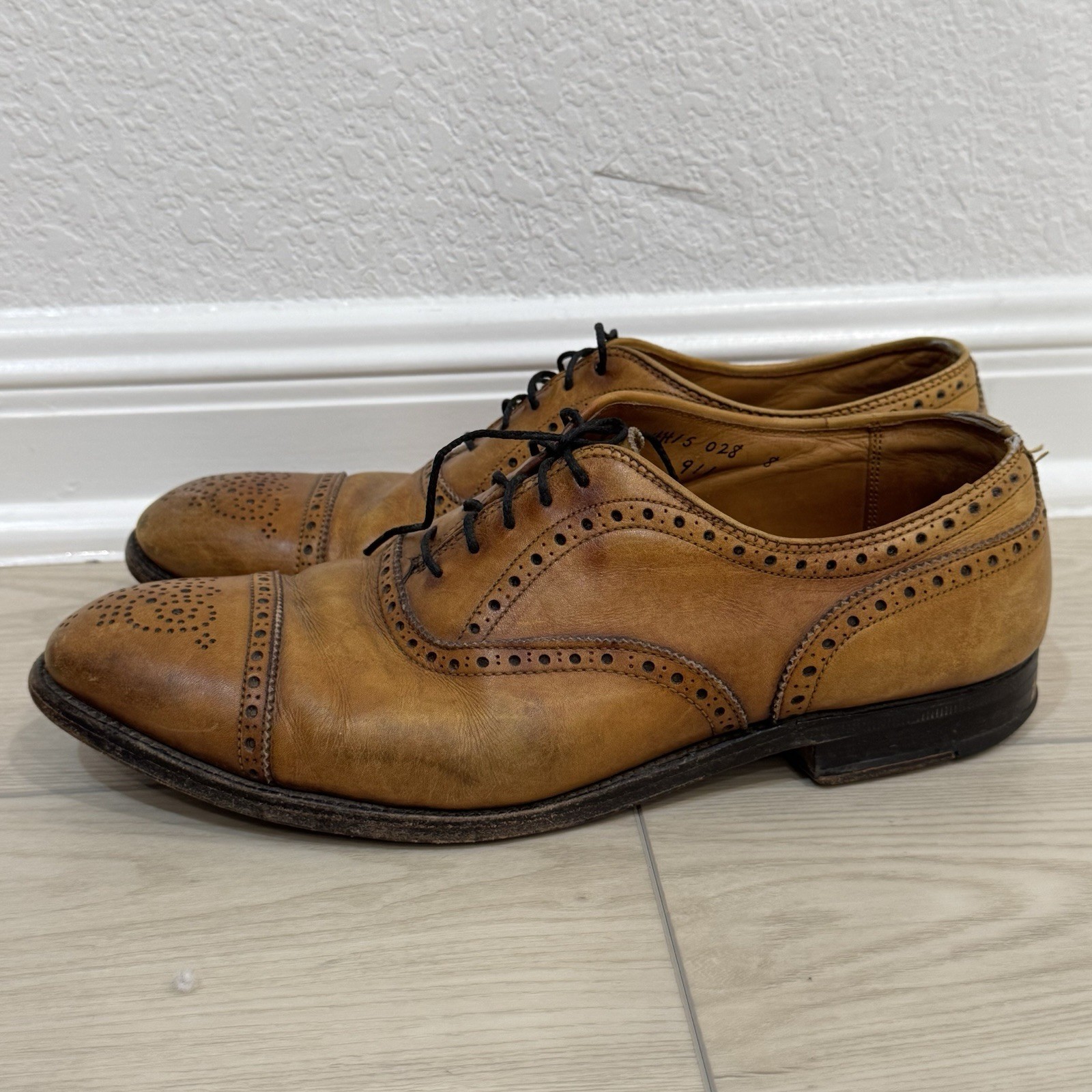 Alden 911 Burnished Tan Calfskin Medallion Tip Bal
