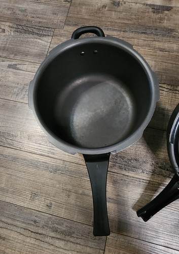 TKK Mantra Prestige Anodized 6.5 Qt Stove Top Pressure Cooker Pre-owned Clean X - Picture 7 of 12