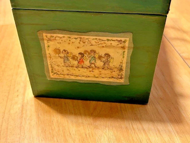 Vintage Box Purse/Christmas/Decoupage/Handcrafted/1960s/Used Good - Image 3 of 4