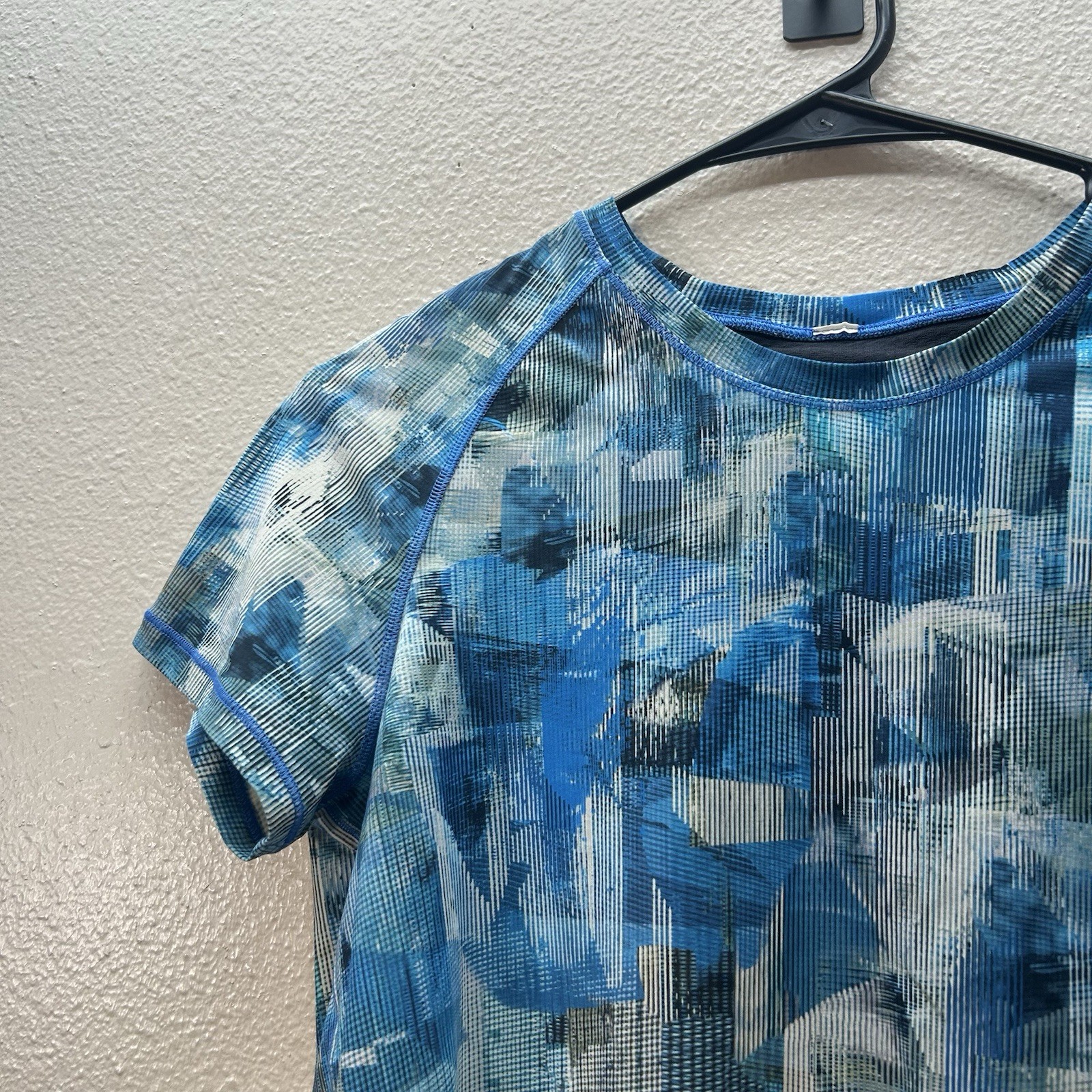 LULULEMON Quick Pace Split Open Back Athletic Top… - image 3