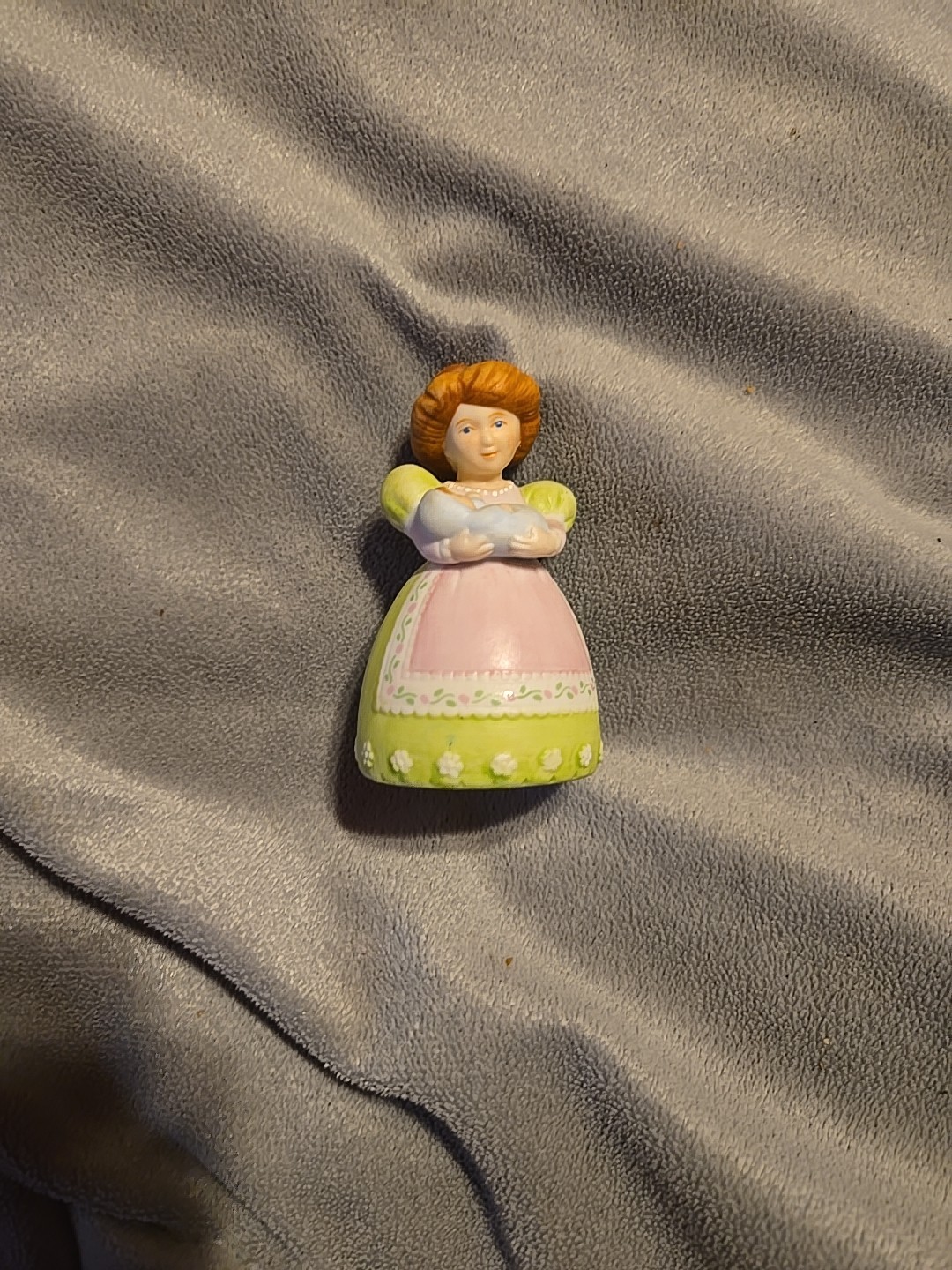 Vintage Avon 1988 Mother & Baby Bell Bisque Porcelain Figurine