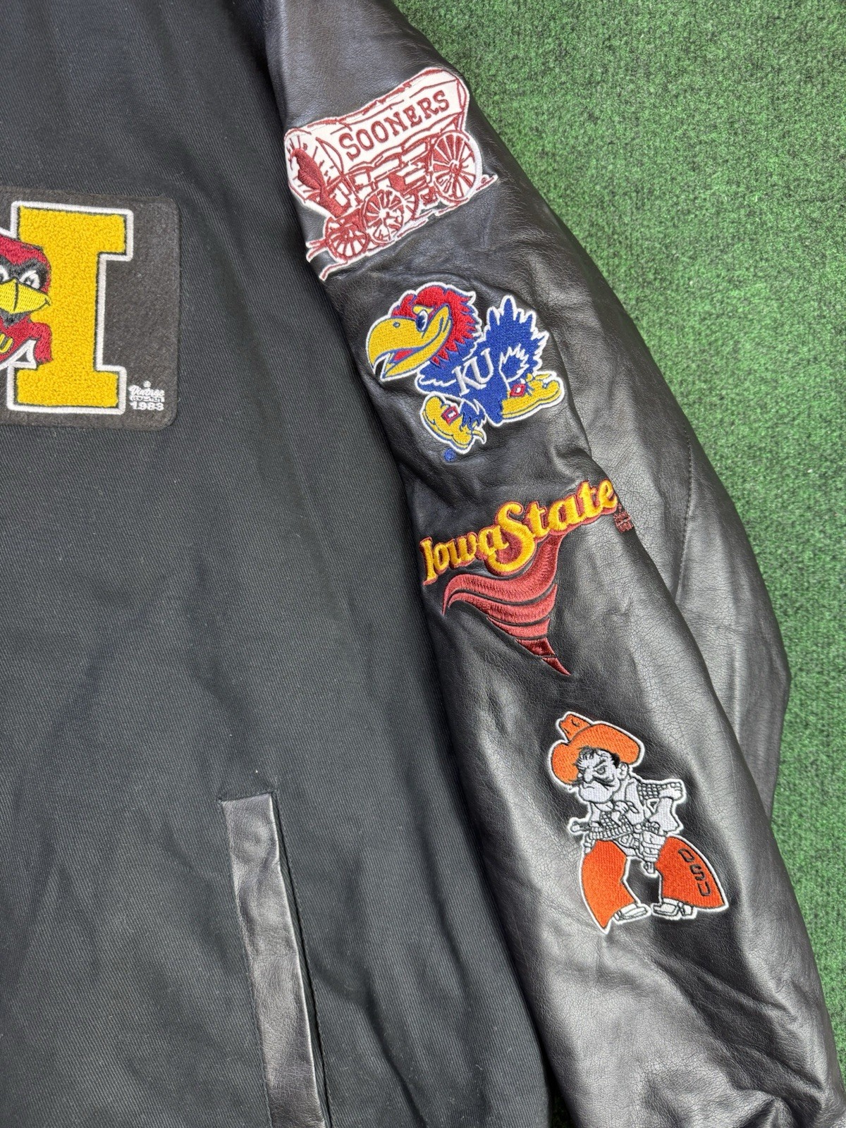 Franchise Club Men's Iowa State Cyclones Big 8 Commemorative Jacket Size 6XL